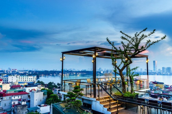 BẬT MÍ 6 QUÁN CAFE NÓC NHÀ VIEW ĐẸP XUẤT SẮC Ở HÀ NỘI