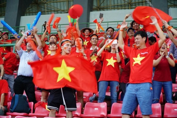 Đổ xô mua vé máy bay, tour sang Indonesia xem Olympic Việt Nam đá trận bán kết