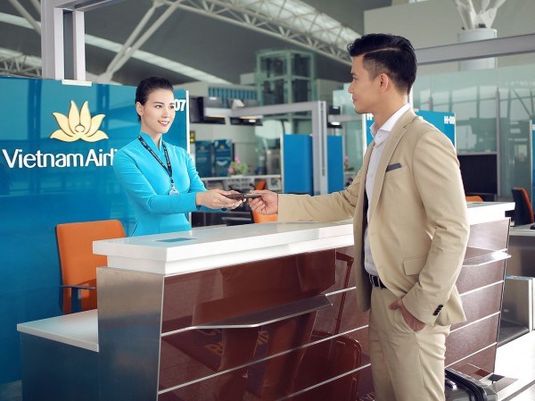 Hành khách là người lớn hoặc trẻ em, em bé khi đi máy bay thì cần những loại giấy tờ tùy thân nào?